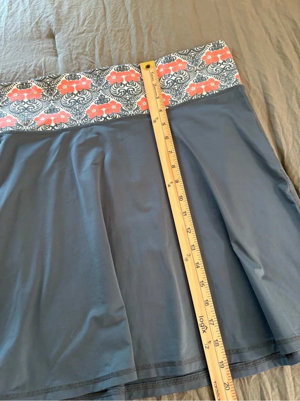 Carve Designs Rowan Skirt. Size Medium.